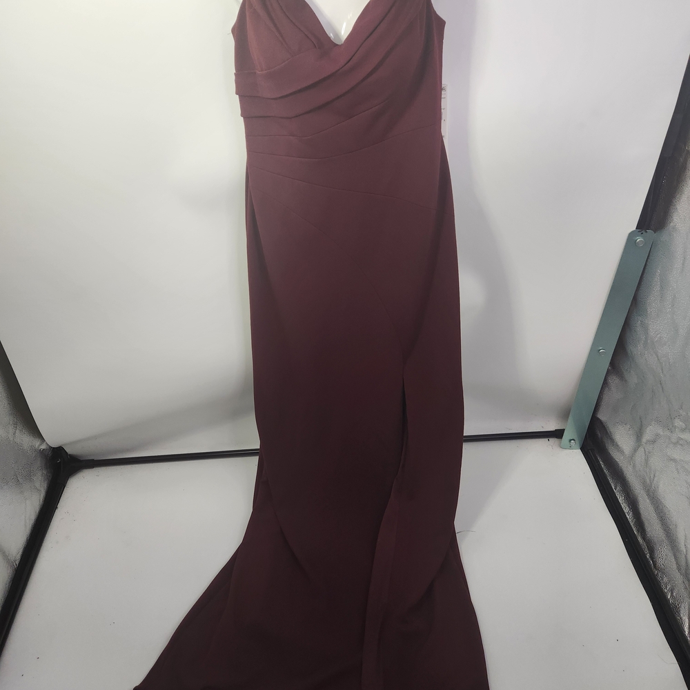 Elegant Burgundy Adian Mattox Evening Gown Size‎ 8